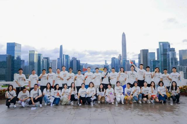 如何帮孩子立足于AI时代？这群父母找到了答案