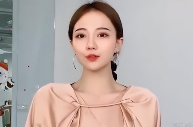 “海后”项思醒：脚踏五条船堪称“女版罗志祥”王思聪：高端玩家