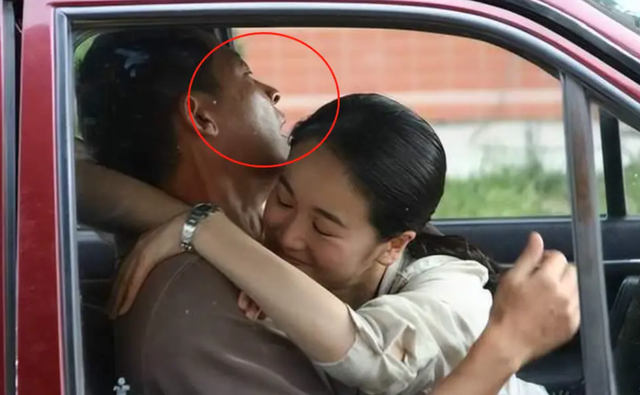 内地第一尤物左小青：戏里宽衣解带令人沉醉，如今48岁依旧迷人