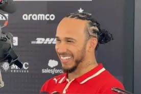 F1中国大奖赛排位赛成绩出炉，皮亚斯特里夺得杆位！汉密尔顿夺得冲刺赛冠军图片