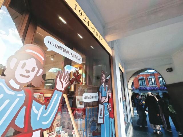 被徐汇秋天“落叶画”硬控！这就出门捡叶子去