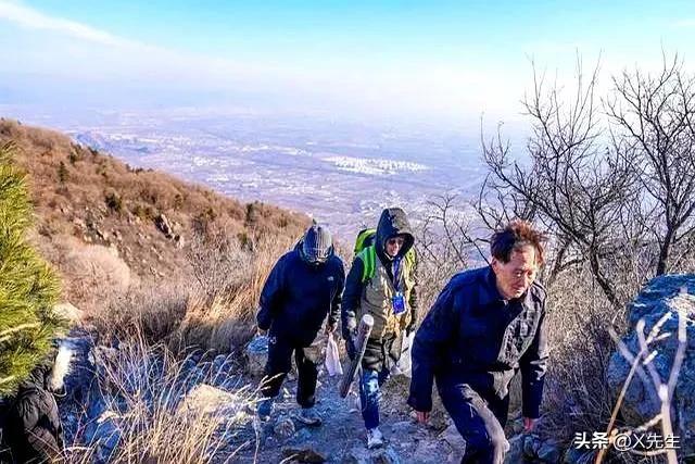 驴友立大功！北京深山惊现1800年界碑，这三个字改写历史