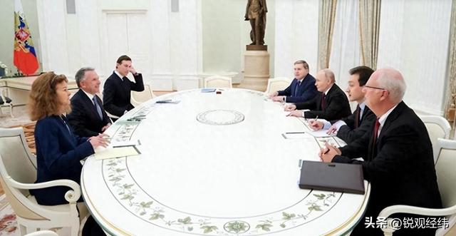 泽连斯基主动官宣！放弃加入北约寻求西方庇护	，俄乌局势迎新变数