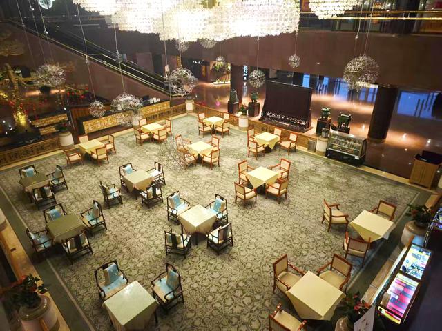 北京二环内的百年银杏树，号称最美银杏之窗，有人从台湾专程来看