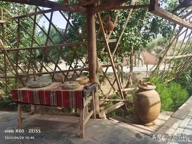 探秘新疆巴楚红海景区：自然与人文的交响｜ 申艳娟
