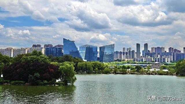 曲江水景美不胜收