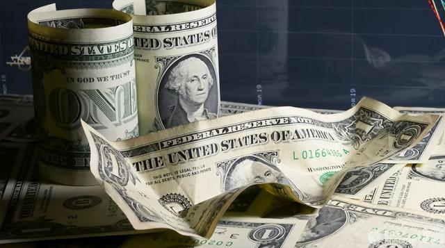 中方大手一挥，再抛118亿美债，加拿大动作更大，特朗普开始换人