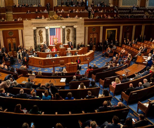 共和党败军之际，马斯克携巨资回归？民主党没想到特朗普可能要赢