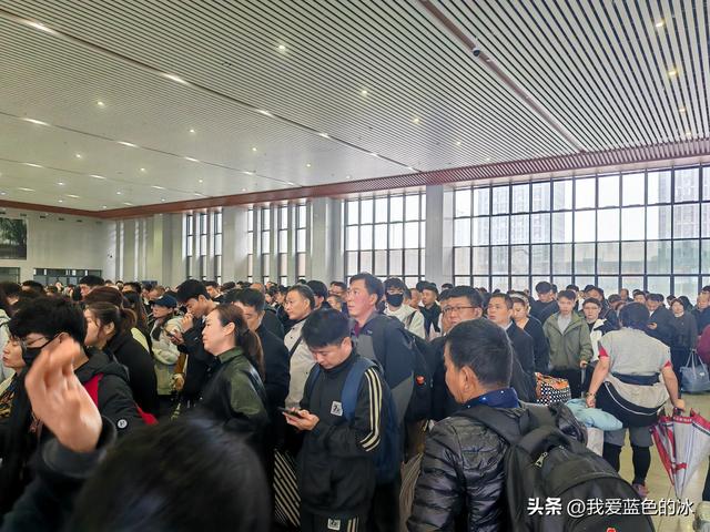 邯郸到邢台半个小时的路却两个小时才到，绿皮车一晚点就开始摆烂