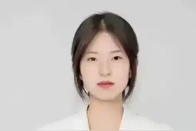 设计与数学的完美结合：姜萍的三粒扣西装引发热议图片