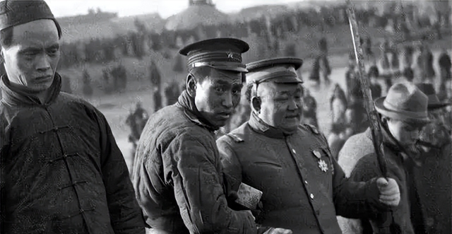 临死前袁世凯把儿子叫到床前：你不要送葬，开枪打死穿红衣服的人