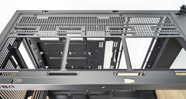 乔思伯D400无立柱曲面海景房+9950X3D+ROG B850-F+索泰5070Ti装机