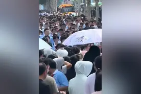 一中学初一多达94个班！当地回应→图片