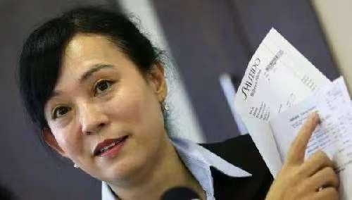 “风流尼姑”释智定落网记，白天贪墨钱财，晚上与和尚醉生梦死