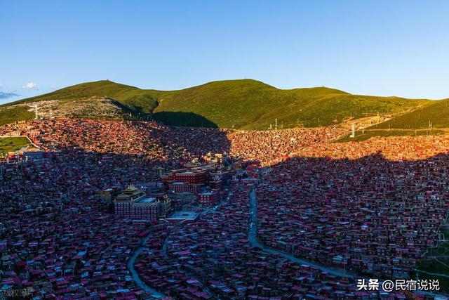 春节里《飞驰人生3》彻底带火甘孜，丁真的家乡那么美。