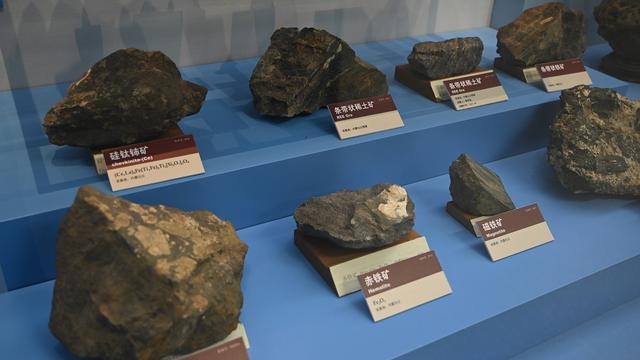 美媒：稀土出口禁令，中国不让步还好，一让步特朗普反而更紧张了