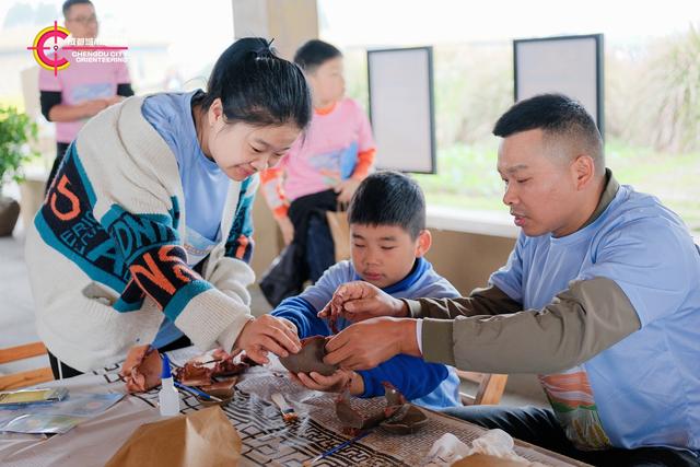 2025成都城市定向赛走进宝墩遗址 开启跨越四千年的“穿越”之旅