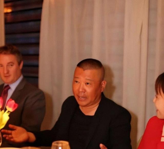 一觉醒来天翻了！郭德纲因一段相声被约谈，如今局面怪不了别人