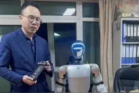 男子买下“宇树机器人”并出租：8千起租，预约到下个月了图片