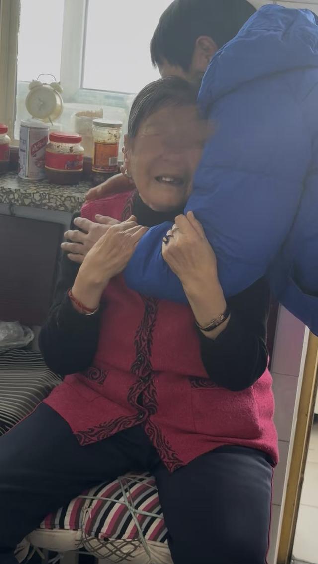 “张家口崇礼车祸”第二位遇难者女儿哭诉：为给患癌妈妈治病，爸爸打两份工养家，厄运让我们家的天塌了