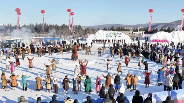 【歌游内蒙古 欢乐冰雪季】第十二届鄂伦春冰雪“伊萨仁”开幕 民俗燃情冰雪间 文旅融合促消费
