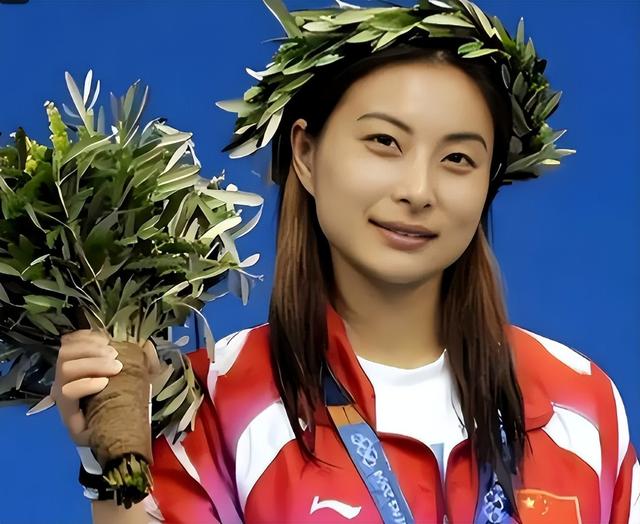 不到12小时，央媒2次点名全红婵，释放3大信号，郭晶晶说对了