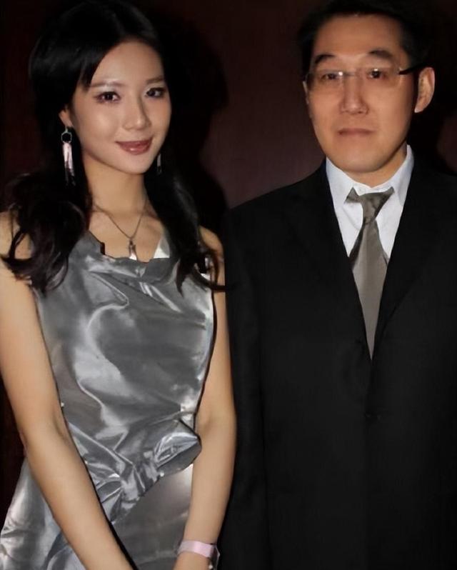 李幼斌“女儿”嫁豪门,坐月子遭家暴27岁离世,回顾她的一生太惋惜