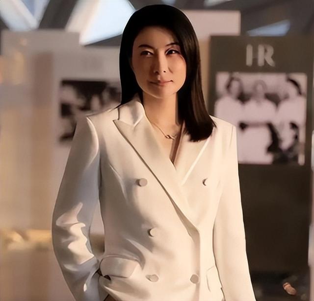 遇“品”不淑！44岁代言翻车的郭晶晶，给所有代言艺人敲响警钟！