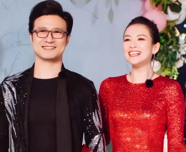 离春节不到两个月，46岁章子怡再次官宣喜讯	，撕碎汪峰仅剩的体面