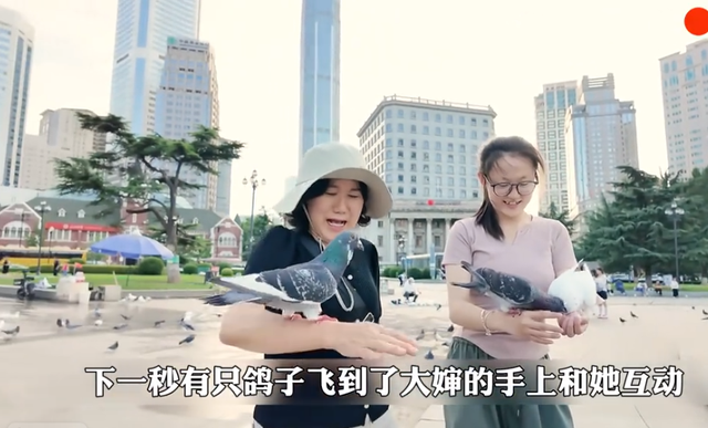 韩国厅长带老婆游中国，坐车差点和司机干起来，只因18块钱打车费