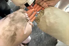 最简单的“羽绒服清洁”办法！5 分钟搞定，干净保暖还省钱图片