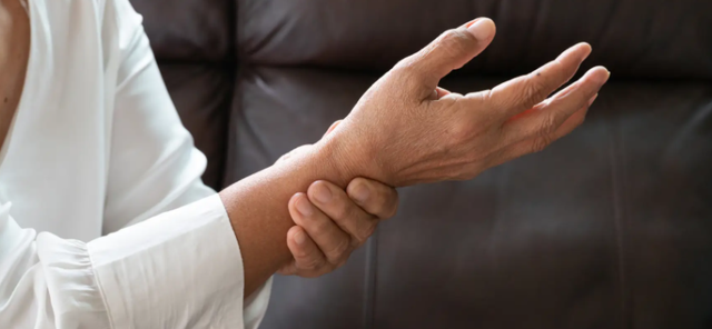 调查发现：每天都喝酒的人	，多数到了65岁以后，身体或变成这样？