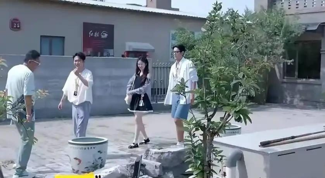 不查不知道一查吓一跳，坐拥北京60亩马场的于谦，私下到底有多壕