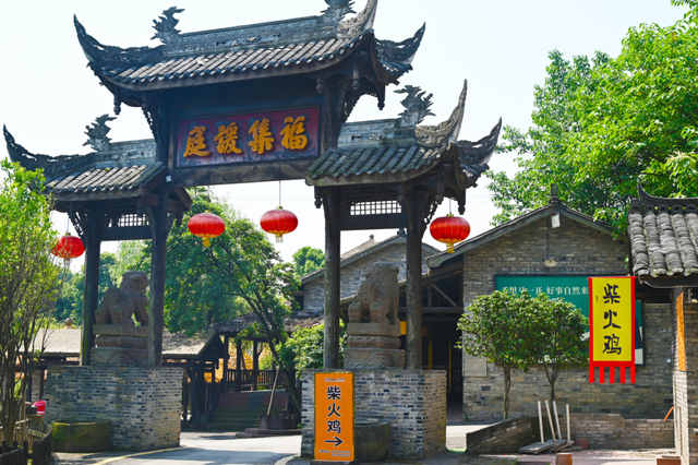 开学季丨秋高气爽，放肆畅玩，中国酒村景区欢迎您~