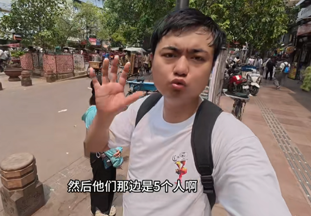 中国夫妻探秘印度贫民窟：丈夫被石头砸满头包，妻子一直被打臀部