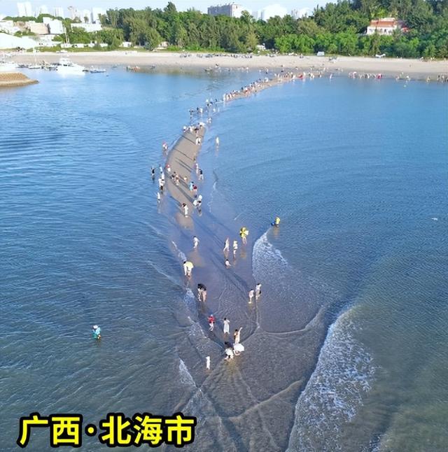 贵州已经失守！避暑圣地游客望不到头，吃碗小吃比攻城还难