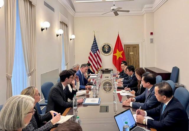 局势失控！特朗普扛不住了，美财长公开喊话：中国有我们要的东西
