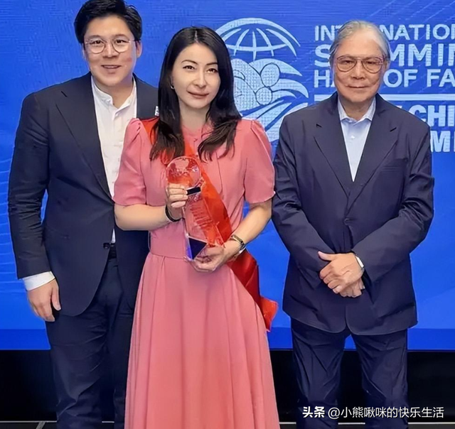 霍震霆没料到！44岁儿媳郭晶晶再次官宣喜讯, 让整个阔太圈沉默了