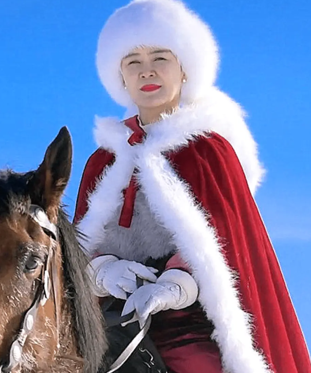 贺娇龙去世仅8天，令人担心的事还是发生了，于适、吴京受牵连