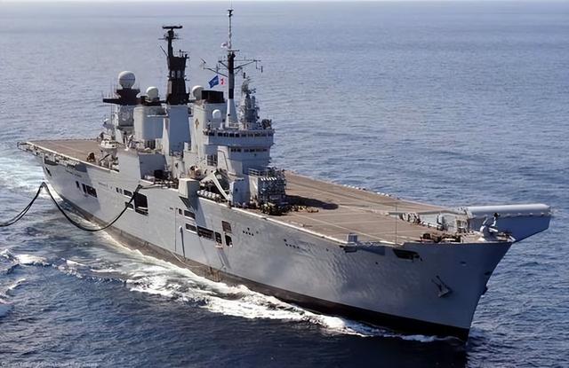 又让张召忠说中了？东拼西凑550亿建的2艘航母，如今彻底成为累赘
