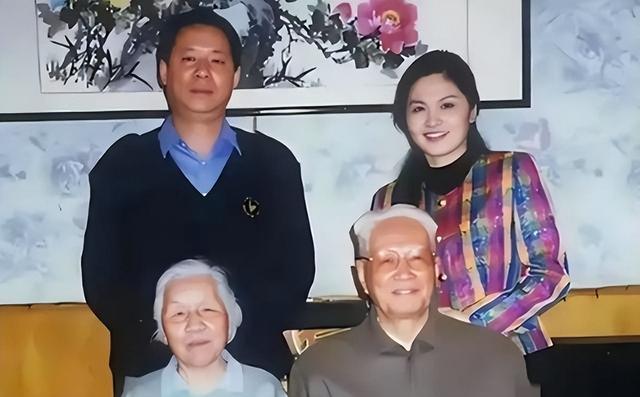 80年代家喻户晓的女演员，嫁给军委副主席儿子，离婚后混得如何？