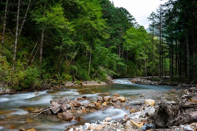 这个景区是九寨沟+黄龙的“隐藏彩蛋”?有超越5A级景区的风景?