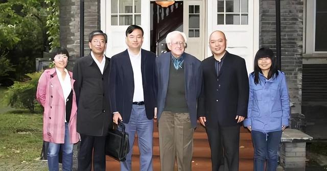 40年前，他预言苏联十年后灭亡，20年后他预言：美国在2025年崩溃
