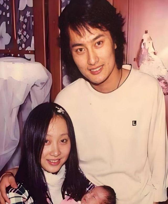 抛弃妻女、风流成性？宁愿在"牡丹花下死"的云飞，终究付出了代价