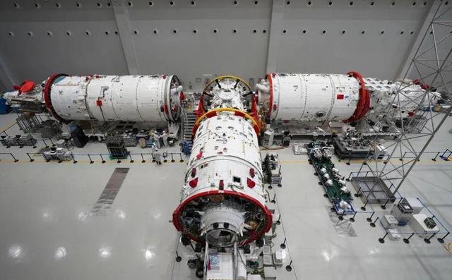 神二十遭遇“太空杀手”？杨利伟昔日噩梦成真，中国展示王牌后手