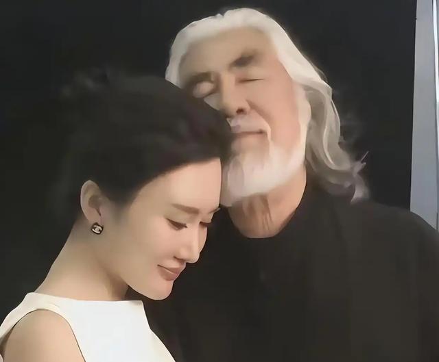 “牡丹花下死	，做鬼也风流！”74岁的张纪中完全活成了“笑话”！