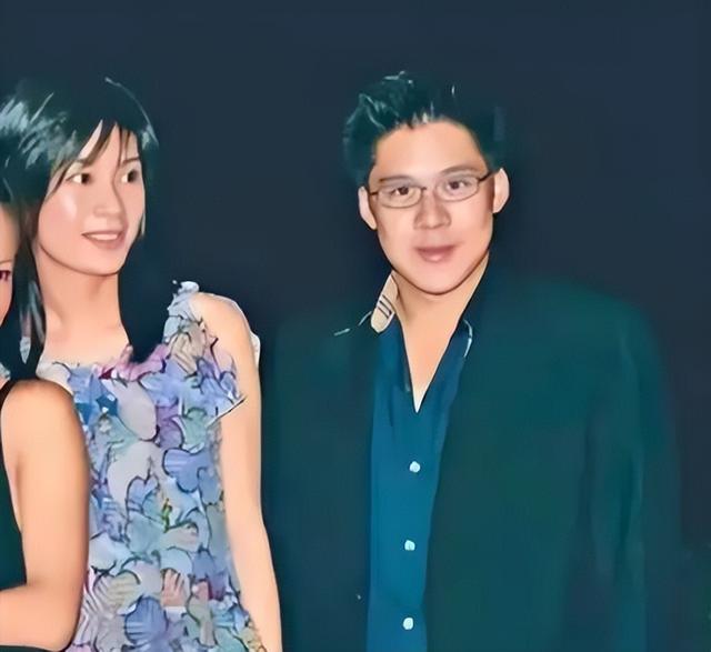 三连升！霍启刚官宣喜讯，新身份给郭晶晶长脸，让李嘉诚不敢吭声