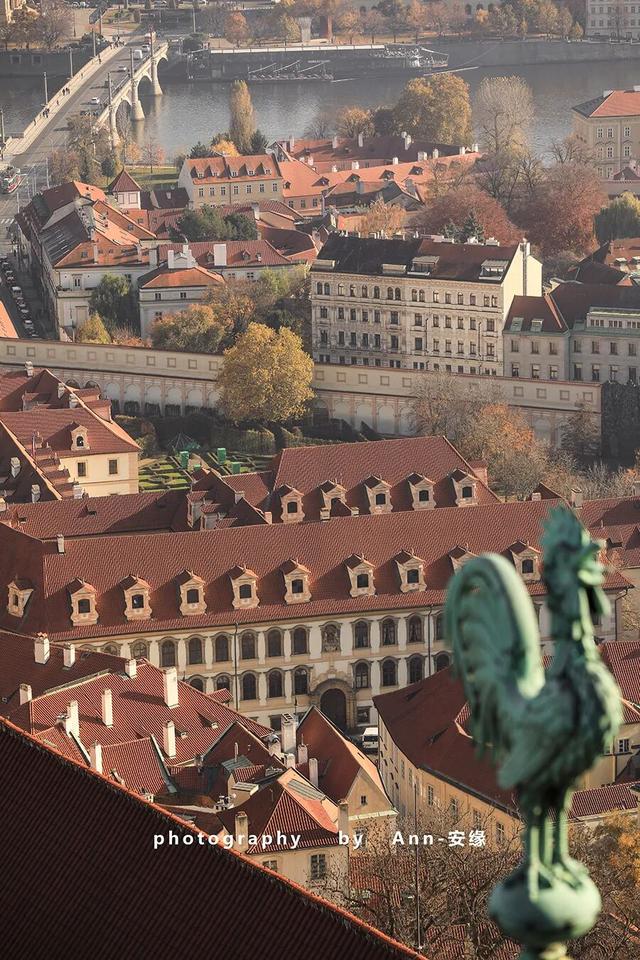 在这个欧洲炼金师都梦想发财的“黄金之城”，能否发现翻身指南？