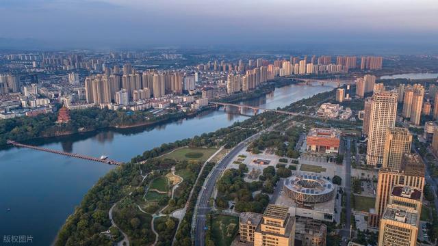 江西人口最少的地级市，面积比萍乡、南昌小，常住人口不到120万