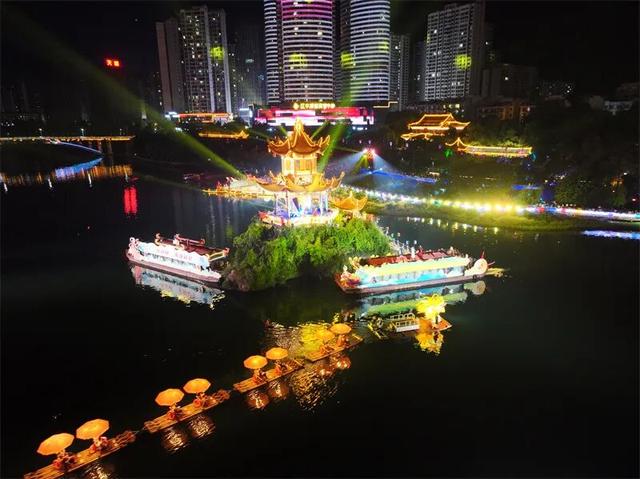 三江月圆夜 家国同梦时，铜仁双节盛宴撼动人心